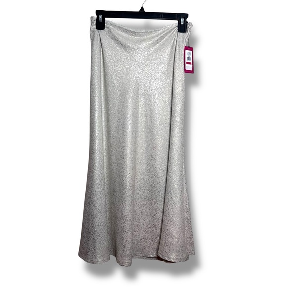 Vince Camuto Dresses & Skirts - Vince Camuto Women’s Shimmering Gold/Metallic “Confetti Ready” Maxi Skirt